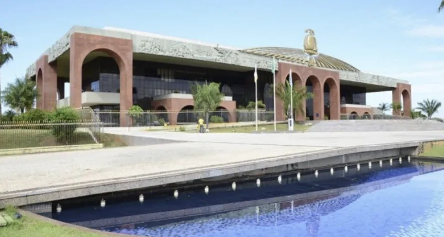 Governador inicia processo de renomeação de secretários 