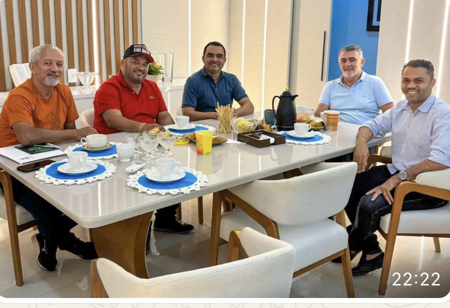 DEPUTADO MOISEMAR MARINHO TRABALHA POR MELHORIAS PARA ITAGUATINS EM REUNIÃO COM GOVERNADOR E PRESIDENTE DA ASSEMBLEIA