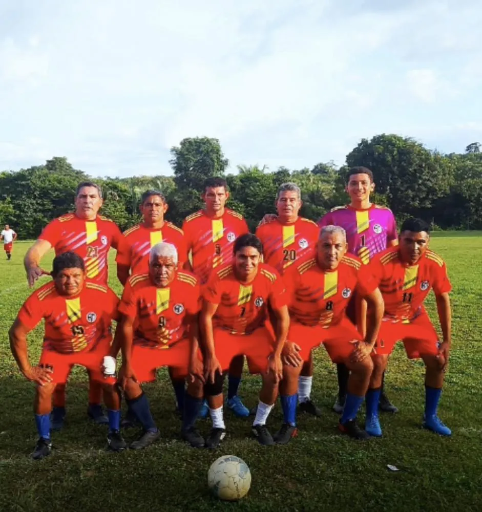 TORNEIO DE FUTEBOL SOCIETY EM ITAGUATINS: MARCOS SALES À FRENTE DA ORGANIZAÇÃO*