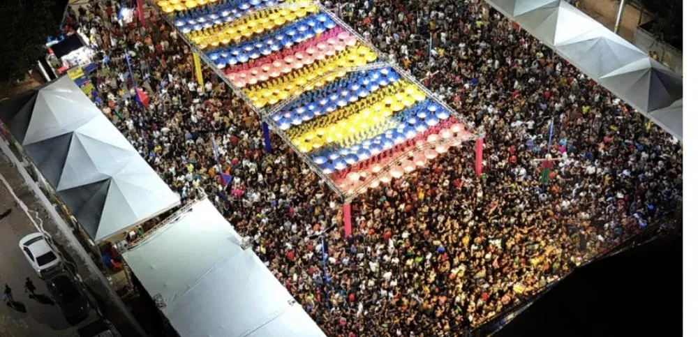 O deputado estadual Jair Farias e a prefeita Dora Farias estão satisfeitos e felizes com o sucesso do 22º Arraiá do Nosso Sítio,