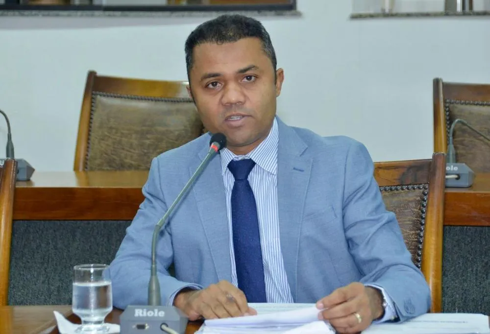 Deputado Moisemar Marinho solicita a perfuração de poço artesiano para Escola Estadual Olavo Bilac 